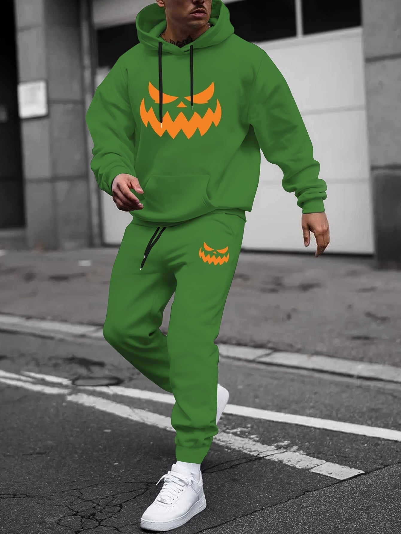 Grüner Halloween-Jogginganzug mit Kürbisaufdruck