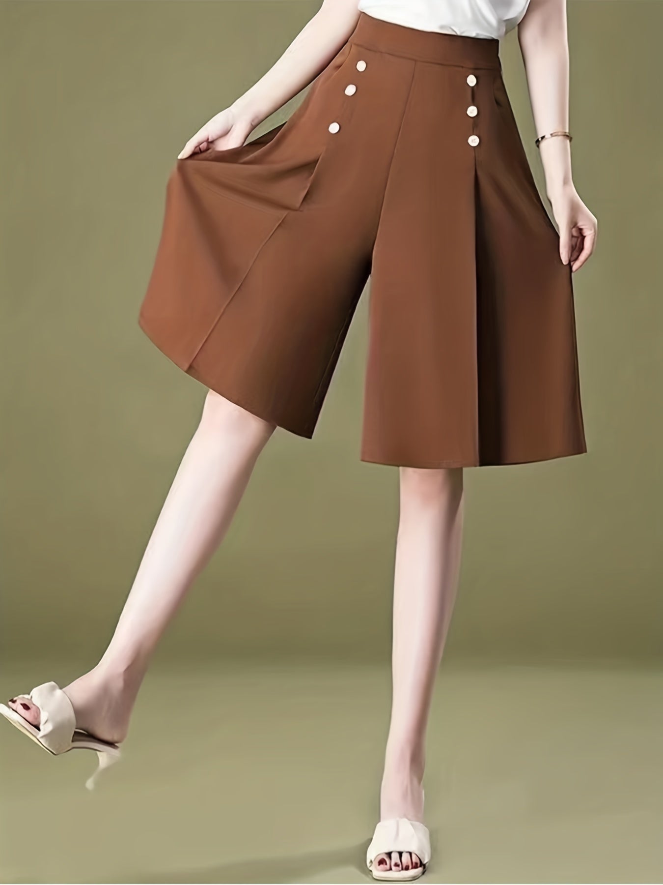 Elegante Braune Shorts mit Knöpfen - Nora