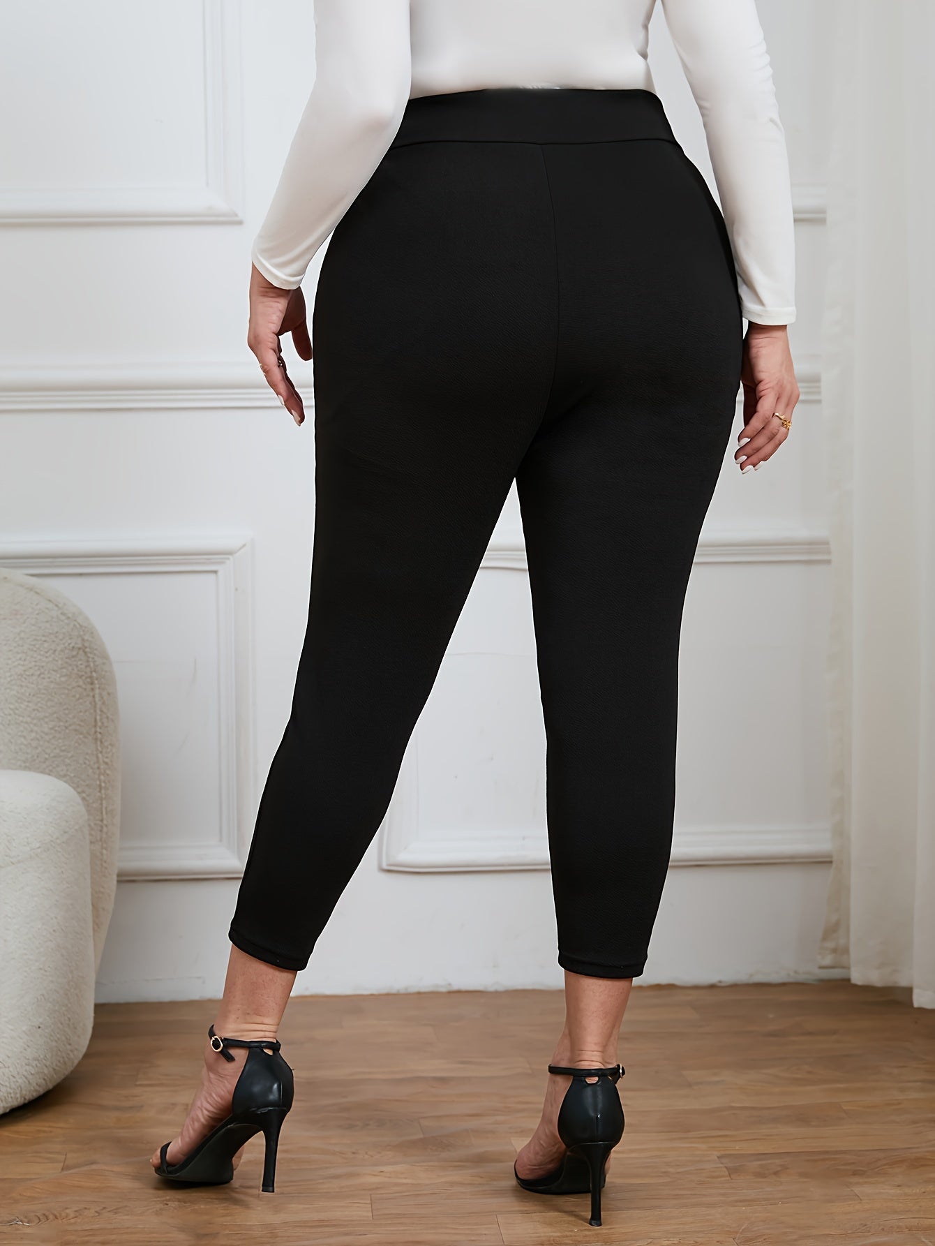 Elegante schwarze Stretchhose mit Knöpfen - Emma