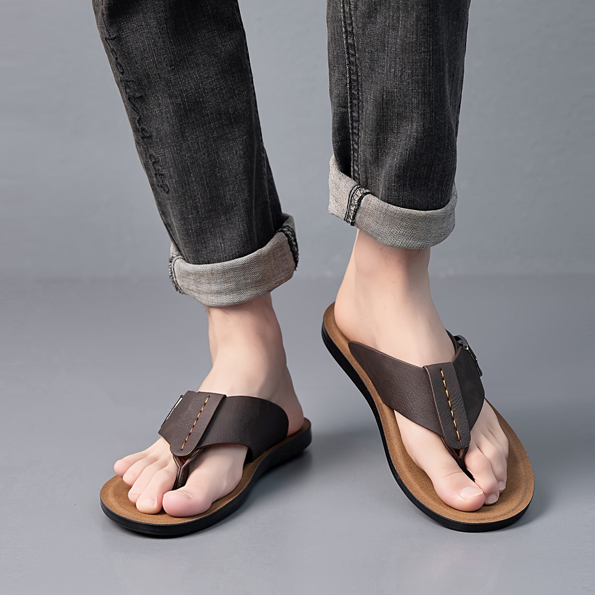 Schwarze Flip-Flops mit Schnalle - Leo