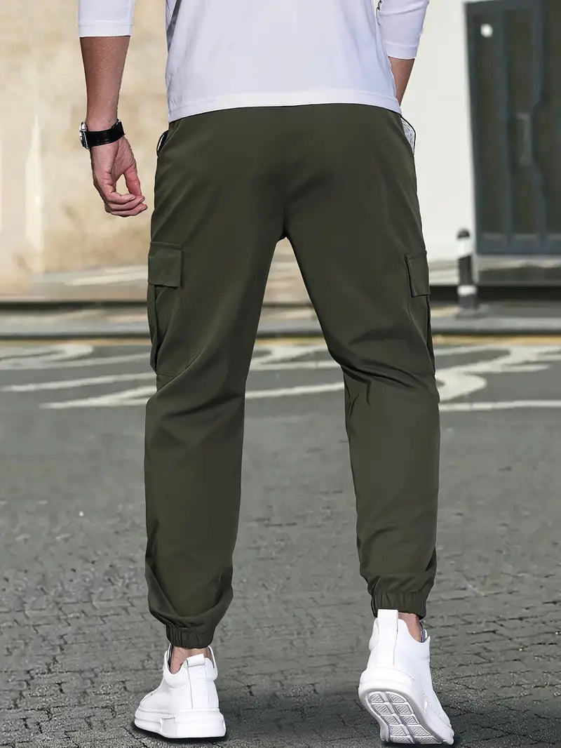 Einfarbige Herren Freizeithose mit Taschen – Lukas