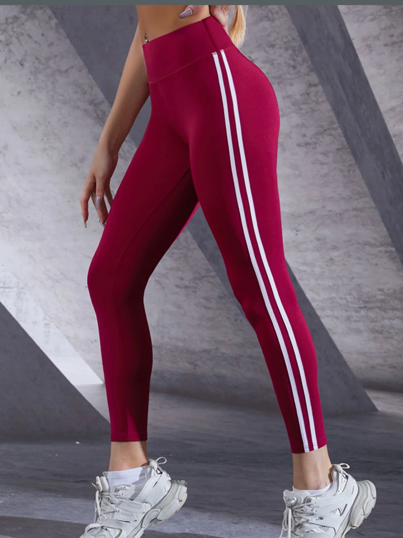 Emilia - Rote Sport-Leggings