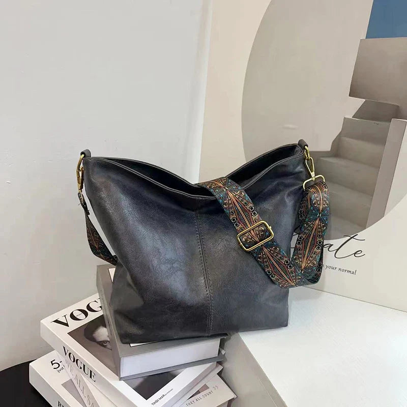 Nadia - Olivgrüne Boho-Schultertasche