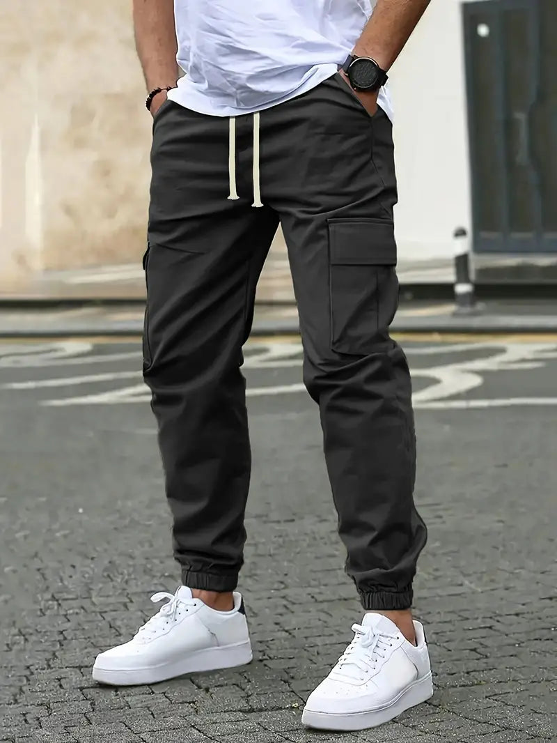 Einfarbige Herren Freizeithose mit Taschen – Lukas