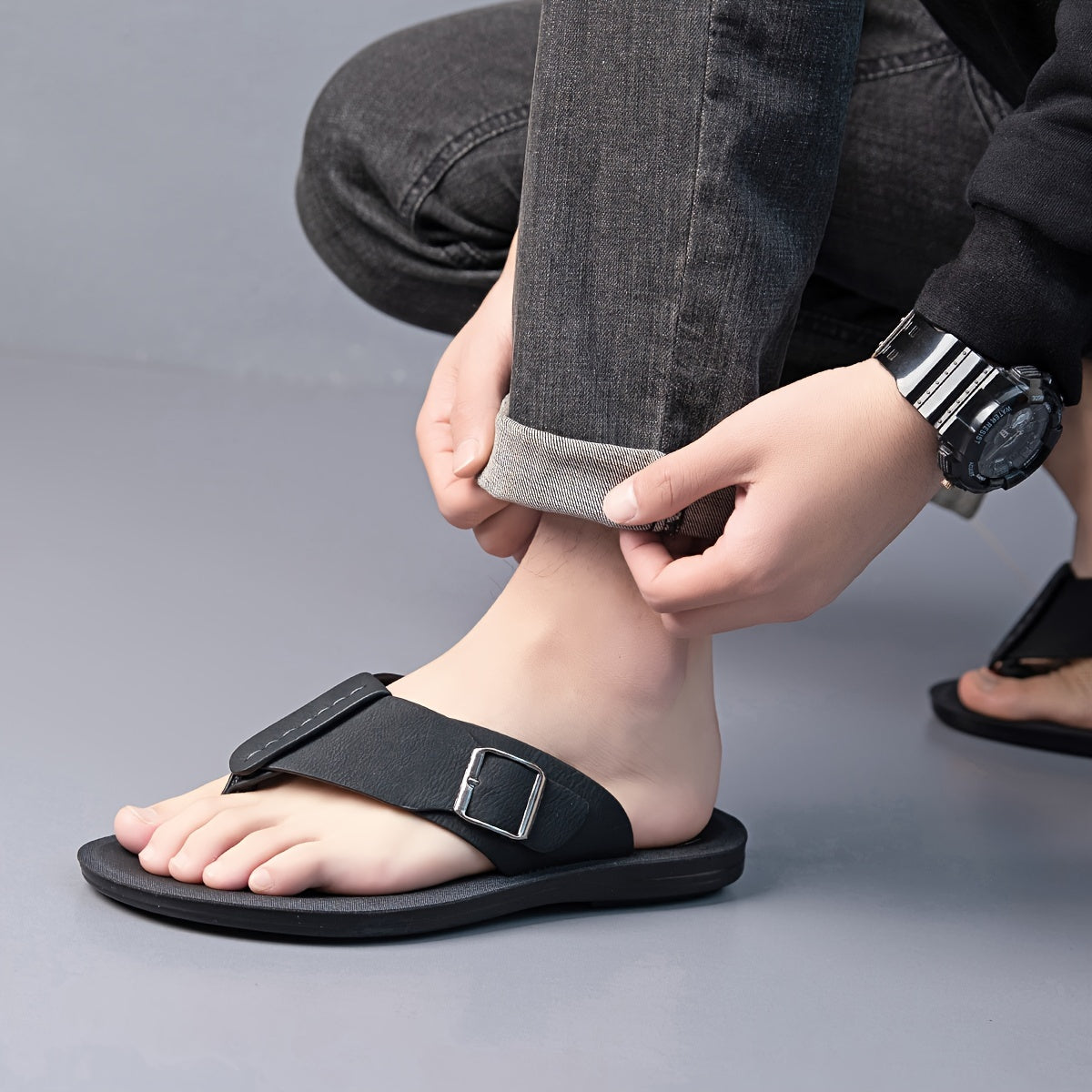 Schwarze Flip-Flops mit Schnalle - Leo