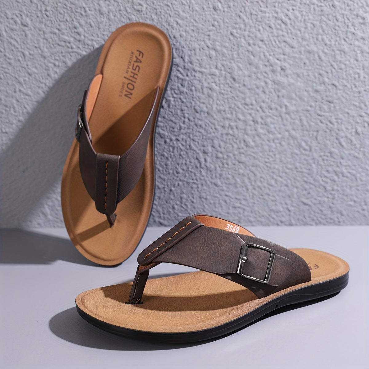 Schwarze Flip-Flops mit Schnalle - Leo