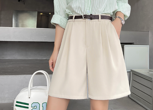 Elegante Beige Shorts mit Hohem Bund - Clara